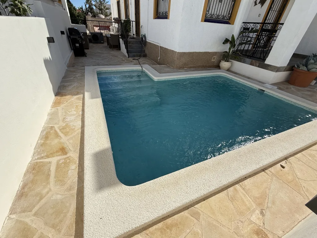 Swimming pool spain00014